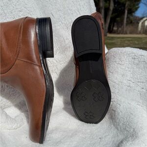 Womens size 10w Brown Leather Shoes